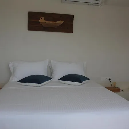 Orkeli Casa * Pláka