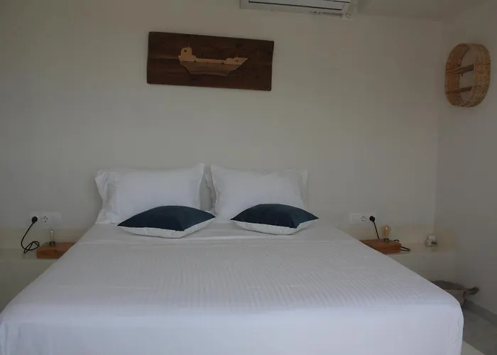 Orkeli Casa * Pláka